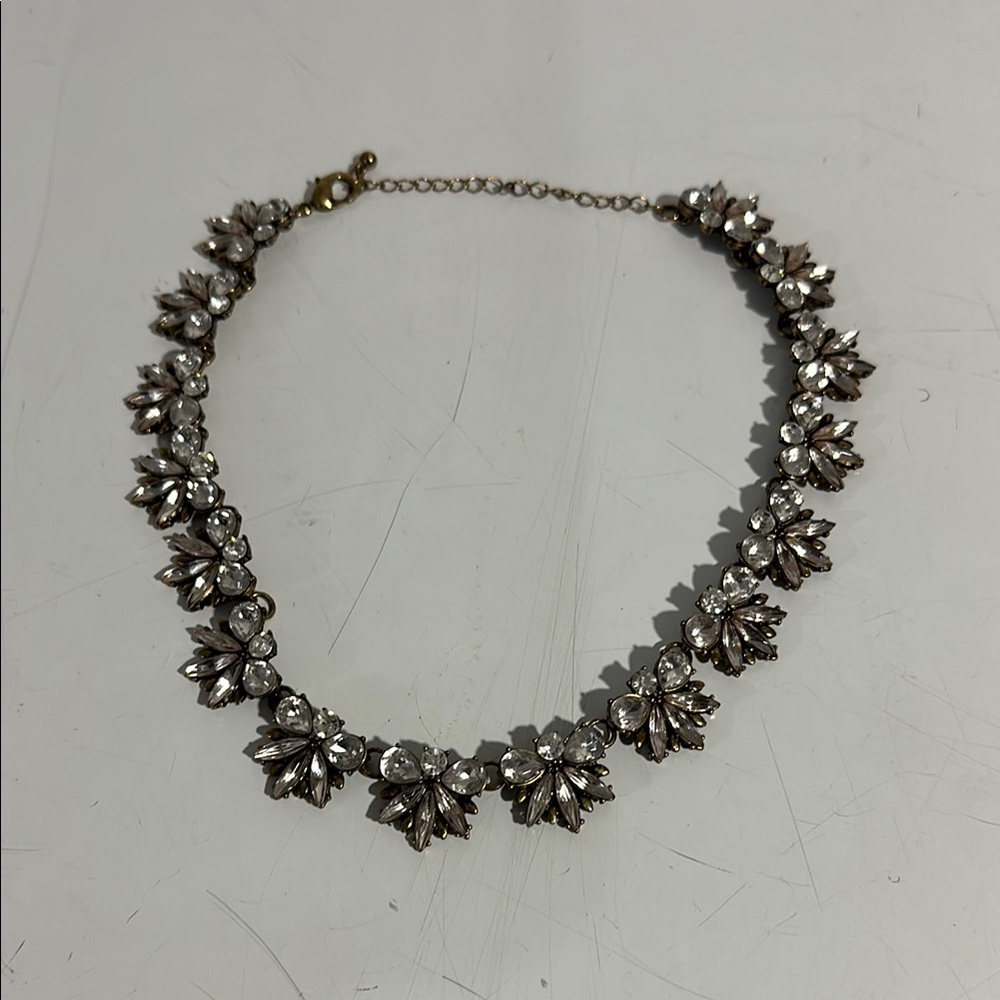 Elegant Silver Floral Necklace